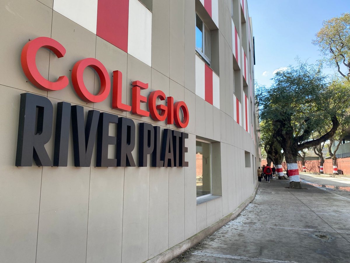 Cambiemos Chile visita los colegios de River Plate y Vélez Sarsfield